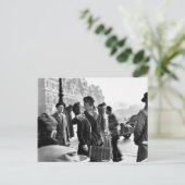 Amoureux Paris - 1950 - Robert Doisneau ポストカード (スタンド正面)