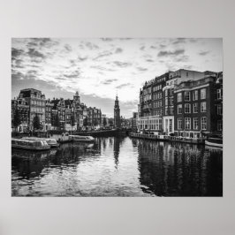 Amsterdam Canal View with Historic Architecture ポスター
