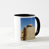 Amunの寺院の神聖なオオタマオシコガネの彫像 マグカップ (正面右)