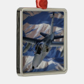 AMXがイタリアン切断する メタルオーナメント (右)