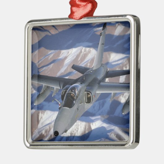 AMXがイタリアン切断する メタルオーナメント (左)