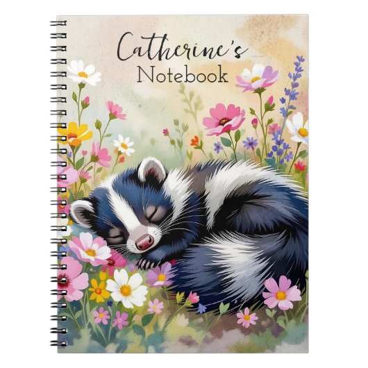 An Adorable Skunk Napping in Flowers Personalized ノートブック (正面)