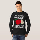 An Apple A Day Keeps The Doctor Away Fruit Picker Tシャツ (正面フル)