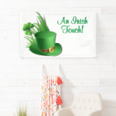 An Irish Touch Leprechaun Clove Hat in Grass 横断幕 (インサイチュ)