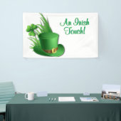 An Irish Touch Leprechaun Clove Hat in Grass 横断幕 (トレードショー)