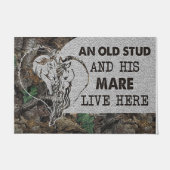 An Old Stud And His Mare Live Here ドアマット (正面)