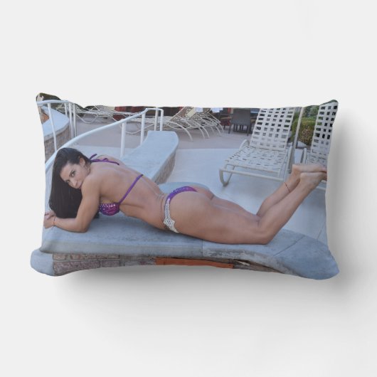 Ana Cozar pillow ランバークッション (正面)