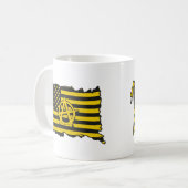 Anarcho-Capitalist Flag USA Black & Gold flag コーヒーマグカップ (正面左)
