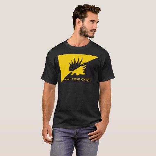 Ancap porcupine Gadsden flag parody Don&x27;t trea Tシャツ (正面フル)