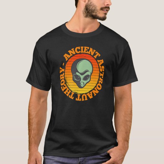 Ancient Astronaut Theory Funny Alien Head Science Tシャツ (正面)