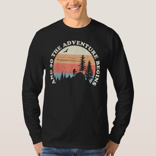 And So The Adventure Begins Fun Camping Hiking Hun Tシャツ (正面)