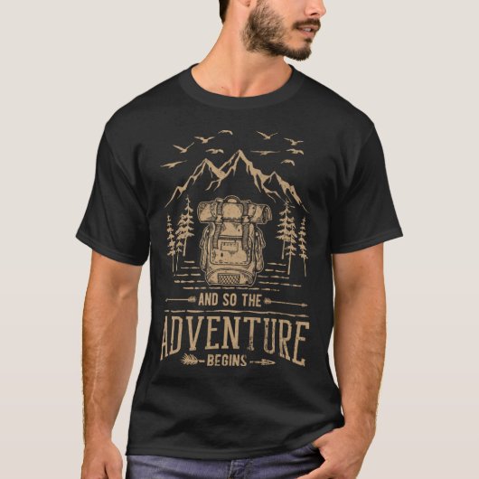 And So The Adventure Begins Hiker Backpack Mountai Tシャツ (正面)