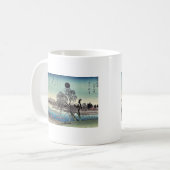 Ando、Hiroshige著Tamaの川上の秋の月 コーヒーマグカップ (正面左)