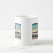 Ando、Hiroshige著Tamaの川上の秋の月 コーヒーマグカップ (中央)