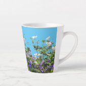 AnemoneとGeranium Cust.ブルーラテマグ カフェラテマグ (右)