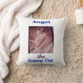 Angel the Sassy Cat Pillow クッション (ブランケット)
