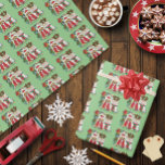 Annual Cat Christmas Photo ラッピングペーパー<br><div class="desc">兄弟姉妹の2匹の猫が毎年恒例のクリスマスの写真にポーズをとっているが、1匹は喜ばない。</div>