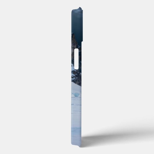 Antarctic Solitude: Penguin "But Why?" Quest Art Case-Mate iPhoneケース (裏面 / 右)