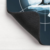 Antarctica Penguin Emblem – Polar Explorer Design マウスパッド (コーナー)