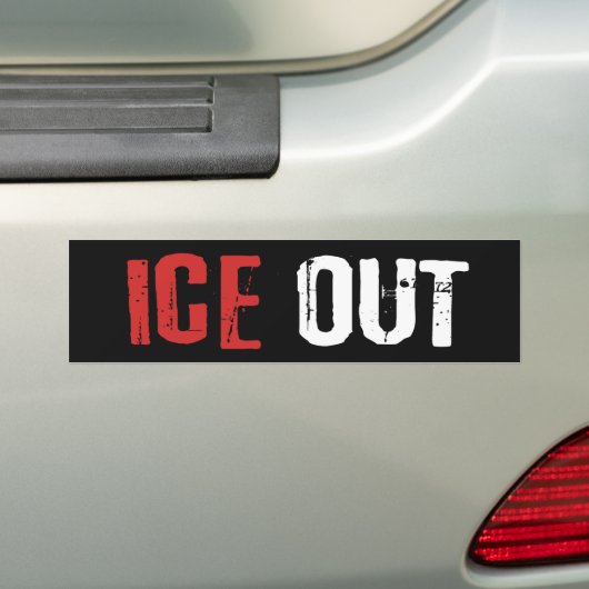 Anti ICE Out Political Activism Protest バンパーステッカー (車上)