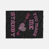 Anti Valentine Ugly Valentines Day Feeling Stabby フリースブランケット (正面(横))