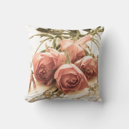 antique roses クッション (正面)