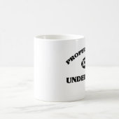 anUNDERTAKERの特性 コーヒーマグカップ (中央)