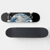 Aollo 8宇宙船から取り出された地球。 スケートボード (横)