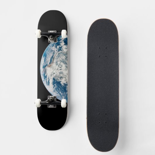 Aollo 8宇宙船から取り出された地球。 スケートボード (正面)