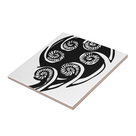 aotearoaのkoruのデザイン タイル (側面)