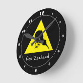 Aotearoa & Kiwi Bird、夜間ニュージーランド旅行 ラウンド壁時計 (傾斜)