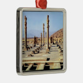 Apadanaの一般的な見解はc.518を紀元前に創設しました メタルオーナメント (右)