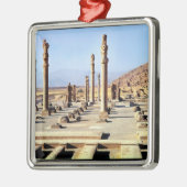 Apadanaの一般的な見解はc.518を紀元前に創設しました メタルオーナメント (左)