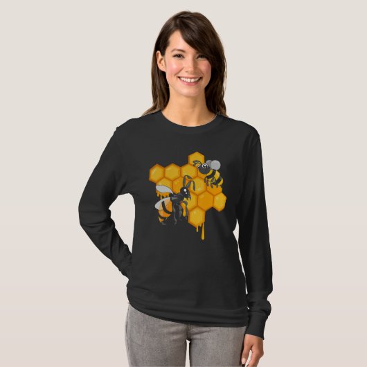 Apiculture Cute Bees Honeycomb Bee Hive Beekeeping Tシャツ (正面フル)