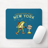 Appalachian Trail New York Hiking Frog _1  マウスパッド (マウス)