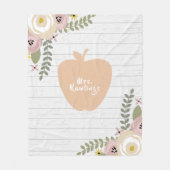Appleの灰色の木製の挨りだらけの花のピンクの先生 フリースブランケット (正面)