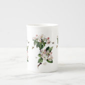Appleの花および蜂の骨灰磁器のマグ ボーンチャイナマグカップ (正面)