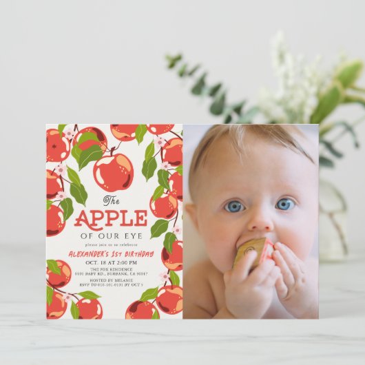 Apple of our Eyeフローラフォトボーイの1歳の誕生日 招待状 (スタンド正面)