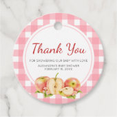 Apple of Our Eye Gingham Baby Shower フェイバータグ (正面)