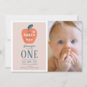 Apple of our Eye Girl Pink Photo 1st Birthday 招待状 (正面)