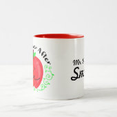 Apple Pun -前向き Appley Ever After ツートーンマグカップ (中央)