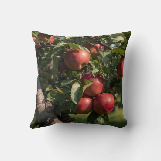 Apple Tree Themed Throw Pillow クッション (裏面)