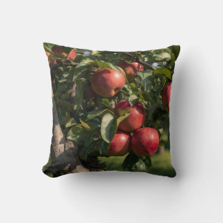 Apple Tree Themed Throw Pillow クッション