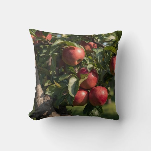 Apple Tree Themed Throw Pillow クッション (正面)