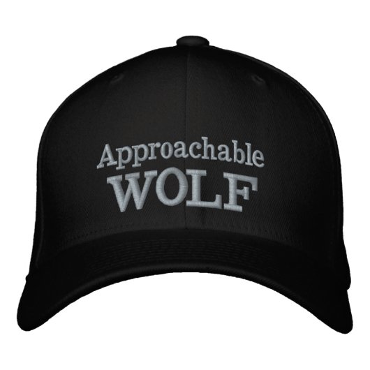Approachable Wolf Embroidered Hat 刺繍入りキャップ (正面)