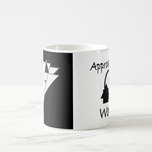 Approachable Wolf Mug by JHT  コーヒーマグカップ (中央)