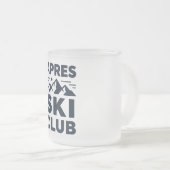 Apres Ski Club Mountain Logo - Custom Mens Winter  フロストグラスマグカップ (正面右)