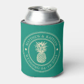 Aqua Beach Breeze Pineapple Wedding Crest & Names 缶クーラー (缶正面)