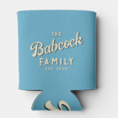 Aqua Sky Retro Family Name & Year 缶クーラー (裏面)