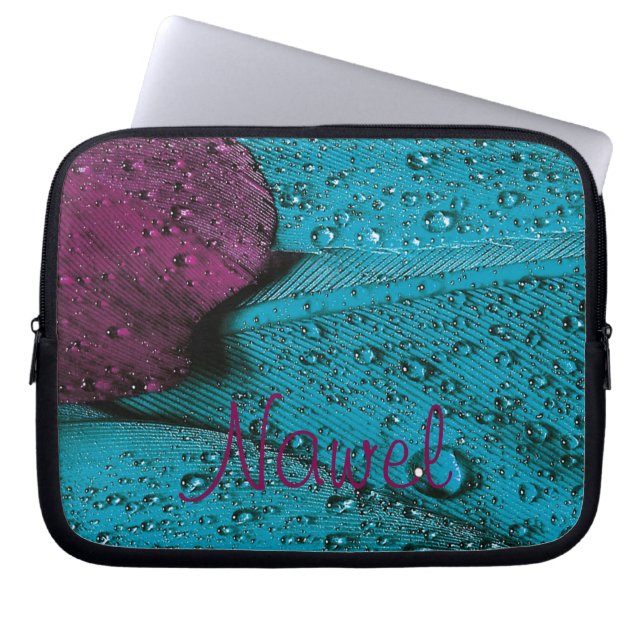 "AquaCircuit：すべてのドロップでの精度 ラップトップスリーブ (正面)